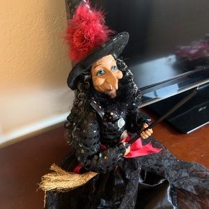 Halloween sitting shelf witch